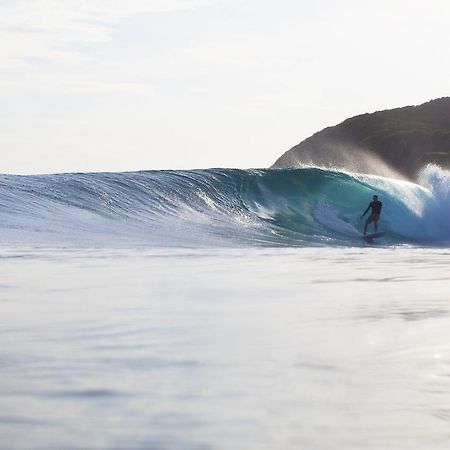 Rantung Beach Hotel Sumbawa Besar Exterior foto