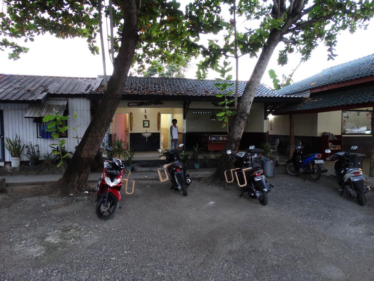 Rantung Beach Hotel Sumbawa Besar Exterior foto