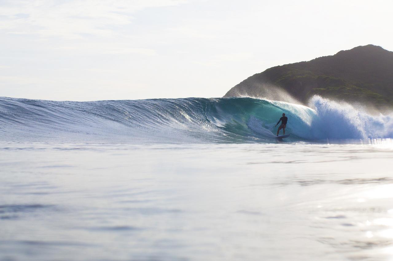 Rantung Beach Hotel Sumbawa Besar Exterior foto